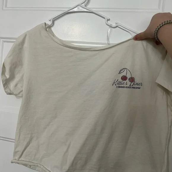 Hollister Cream Short Sleeve Tee with Cherry Graphic - Picture 1 of 3